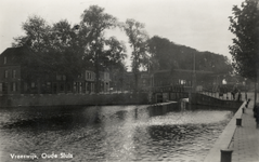 15052 Gezicht op de Vaartsche Rijn en de Kleine Brug te Vreeswijk uit het noorden; met links op de achtergrond de ...